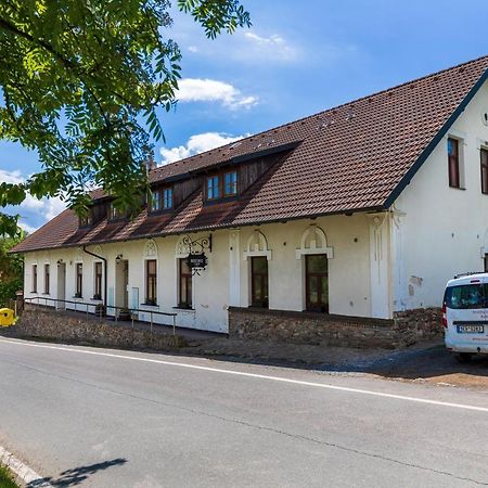 Hostinec u Zámečku Klokočov Hotel Exterior foto