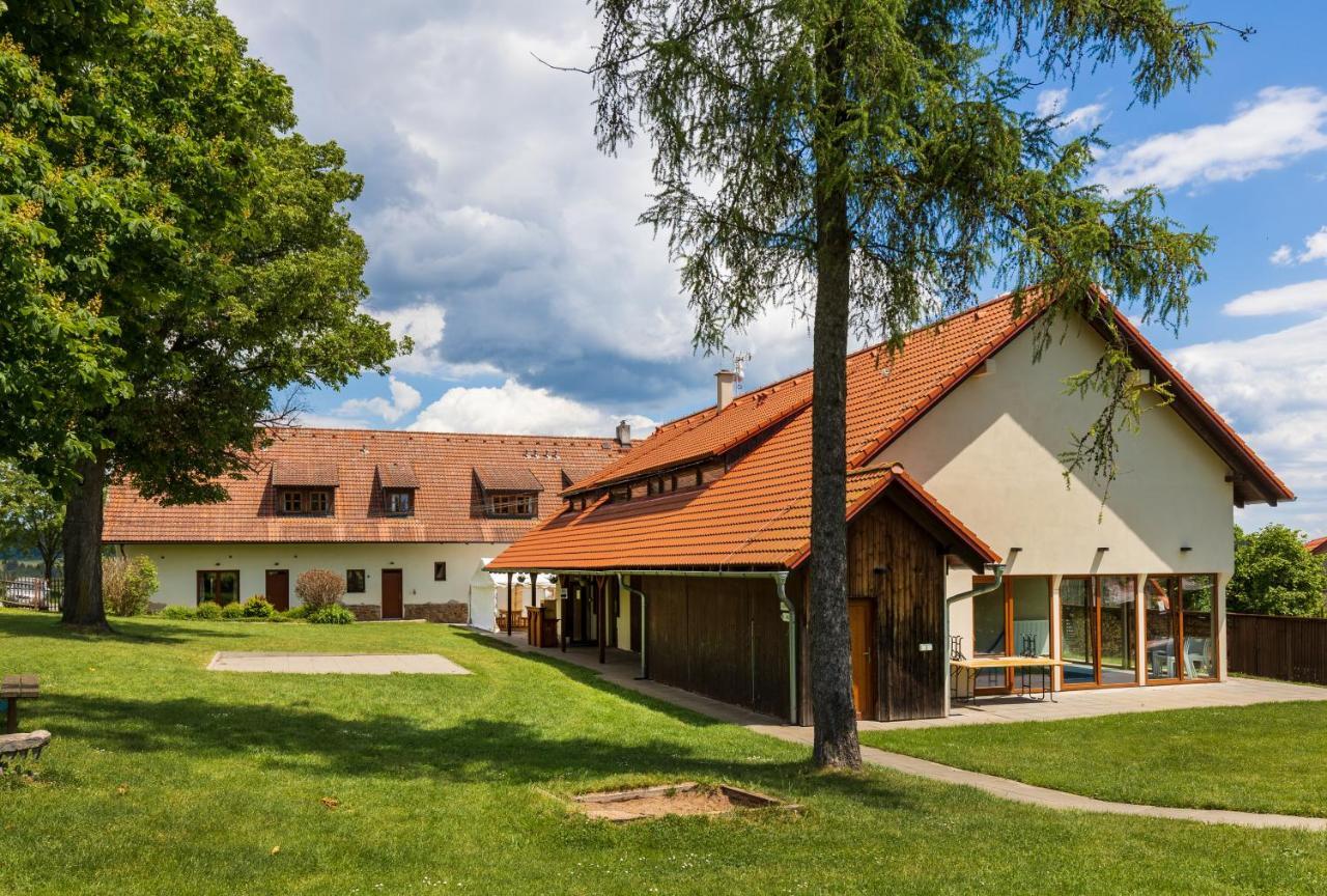 Hostinec u Zámečku Klokočov Hotel Exterior foto