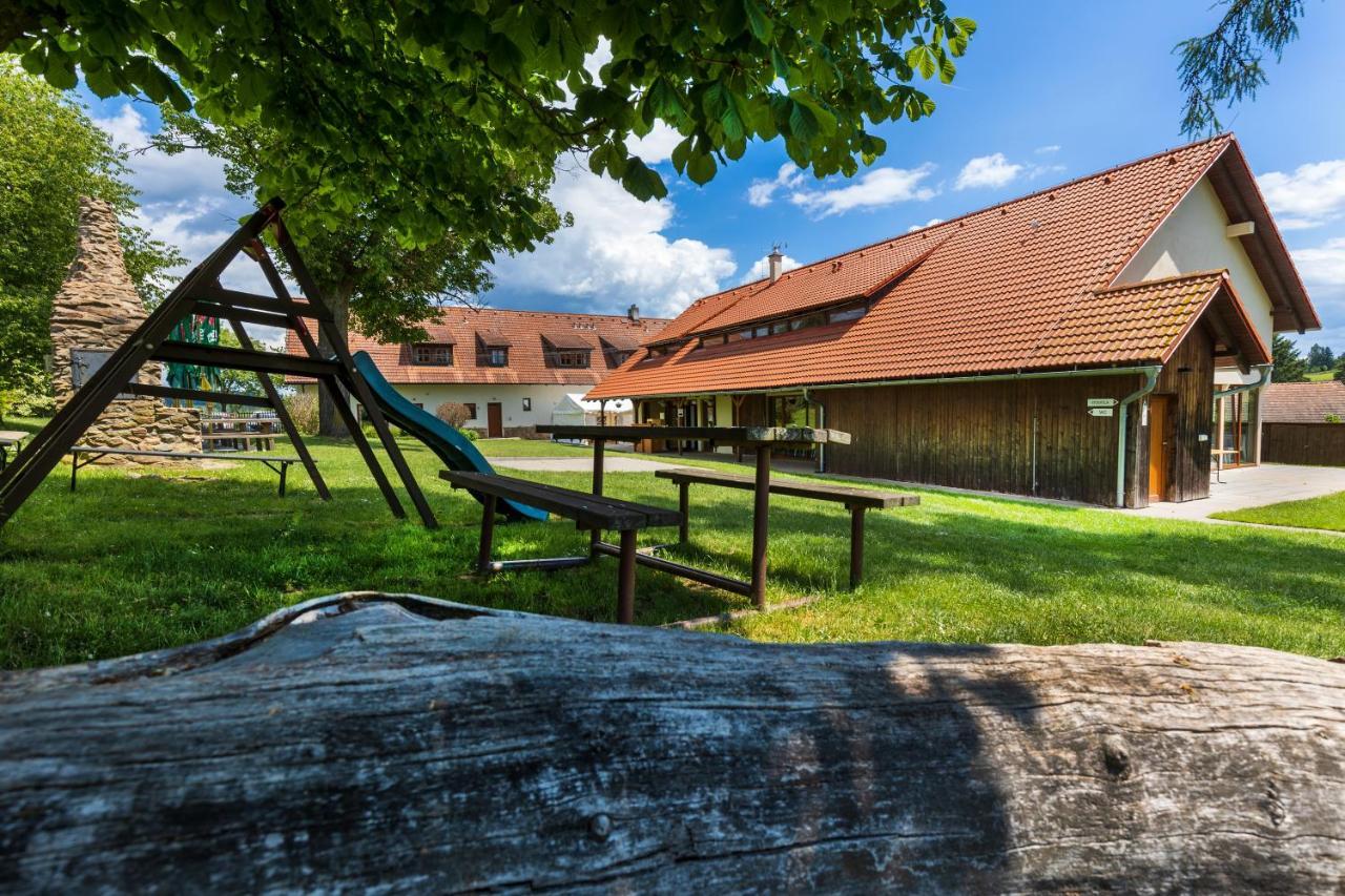 Hostinec u Zámečku Klokočov Hotel Exterior foto