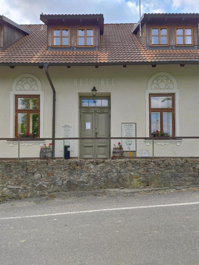 Hostinec u Zámečku Klokočov Klokocov Exterior foto